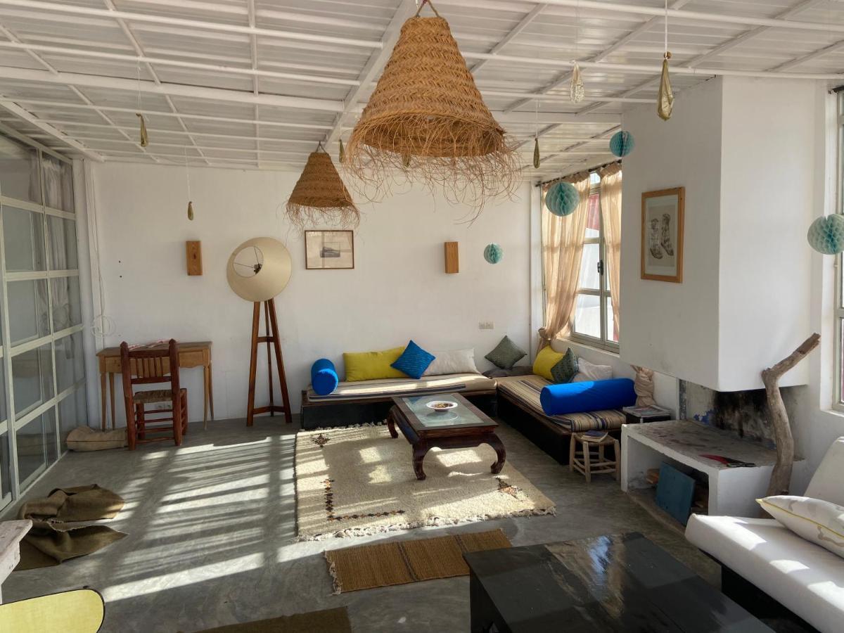 Anir Of Sea Tamraght Hostel Buitenkant foto