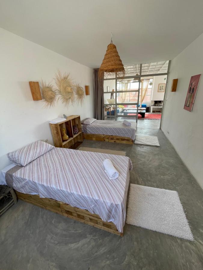 Anir Of Sea Tamraght Hostel Buitenkant foto
